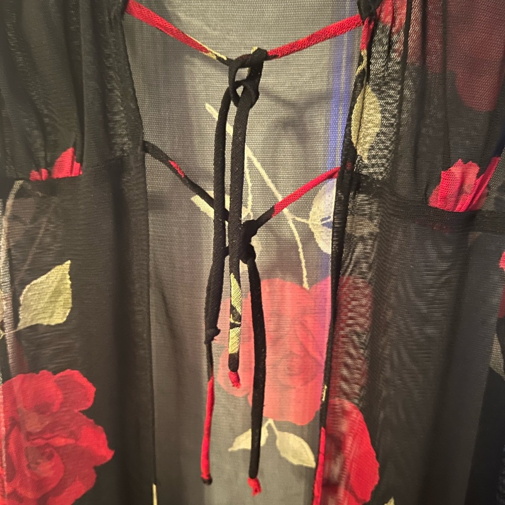 Juniors Evolution brand size small sheer duster. Rose print. Tie front. S.